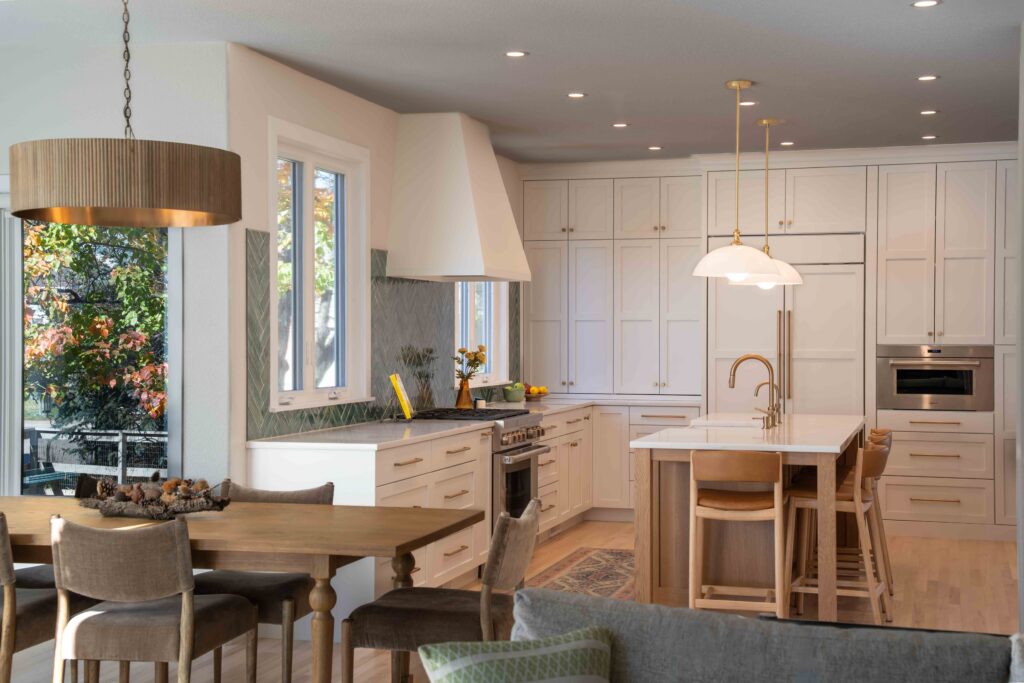 Living room transition to Dining room